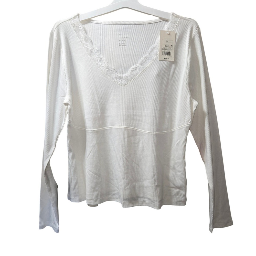 A New Day Women XL White Ribbed Long Sleeve Lace Trim V-Neck Top NWT